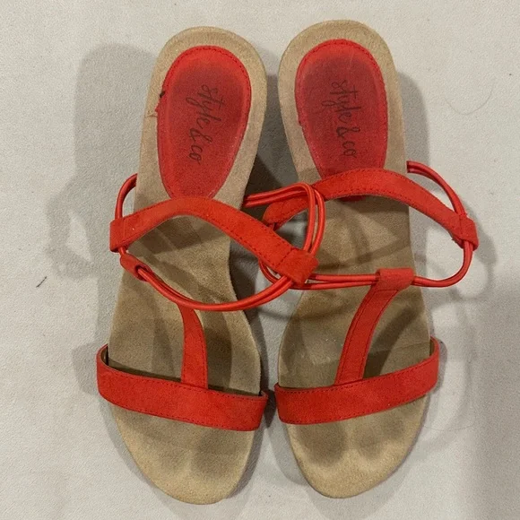 Red and Rattan Platform Sandals - Picture 3 of 5
